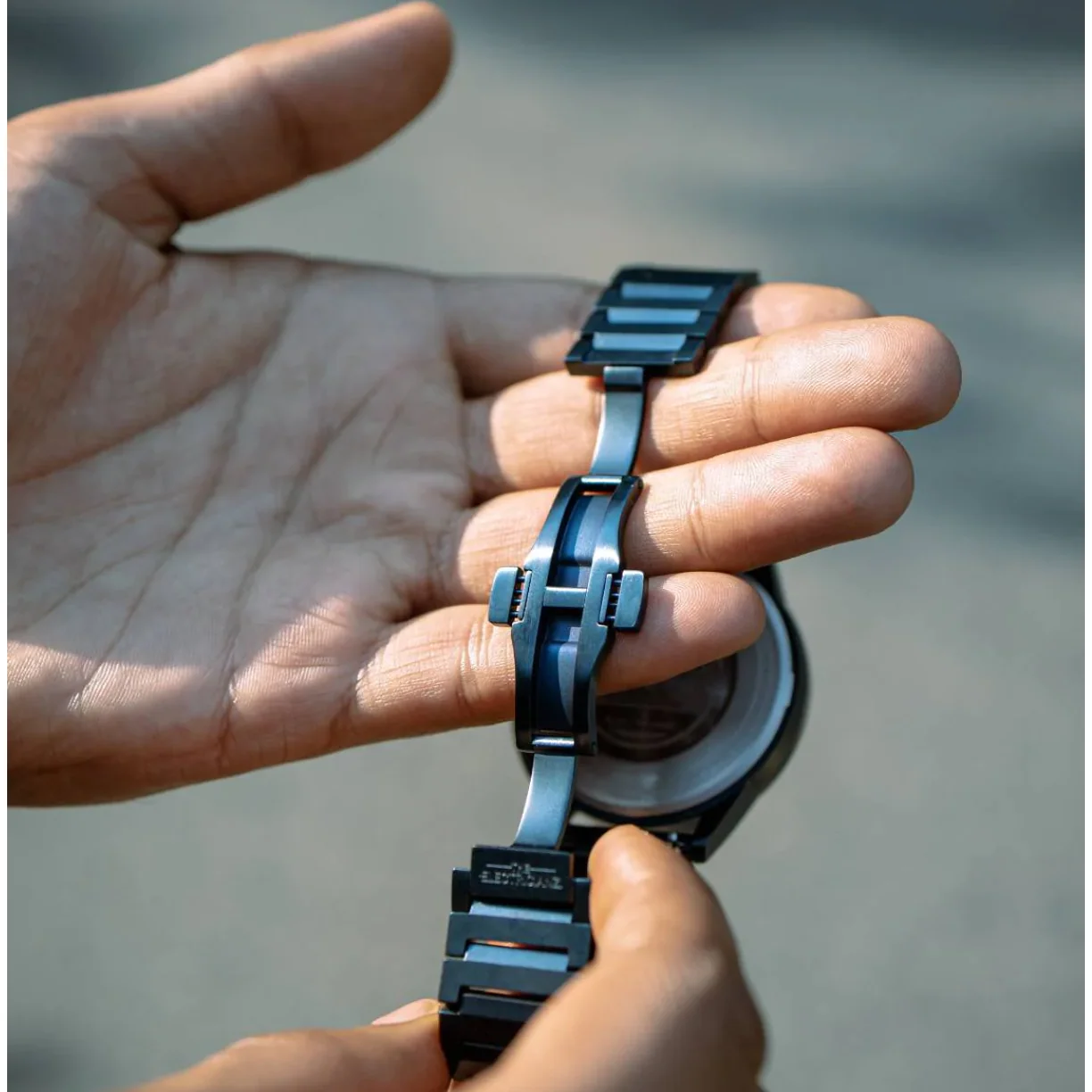 The ELECTRICIANZ Blue Z 45mm Blue Metal - Image 5